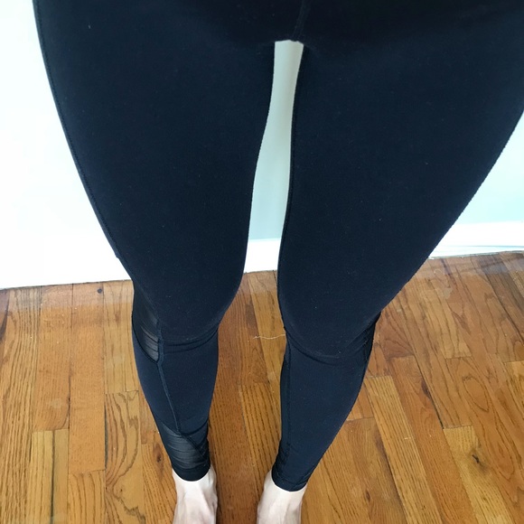 Aritzia TNA legging - Picture 6 of 8